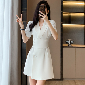 白色西装连衣裙女2024新款高级职业气质美容院工作服小个子连身裙