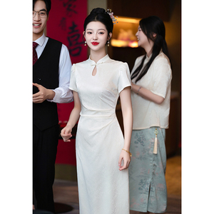 新中式白色旗袍收腰小个子订婚晚礼服高级感领证登记连衣裙平时穿