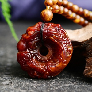 龙涎香龙扣吊坠龙扣平安扣项链琥珀毛衣链雕刻龙牌生肖龙