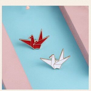 千纸鹤胸针可爱日系徽章卡通别针装饰创意百搭扣针领针书包包配饰