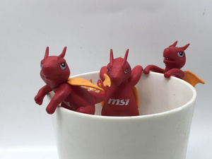 正版散货 微星吉祥物 小恐龙 小龙 红龙公仔 模型摆件 杯子挂件