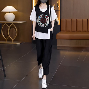 新中式国风套装女士2024夏季新款时尚宽松大码洋气休闲刺绣三件套