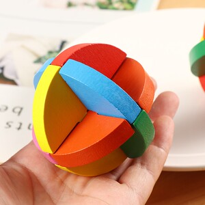 木质彩色鲁班球鲁班锁孔明锁中国古典儿童成人益智力创意玩具y1