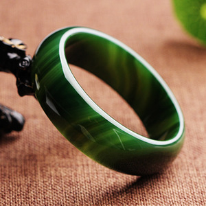 墨绿宽玛瑙手镯