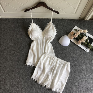 韩版冰丝绸吊带带胸垫V领两件套装性感睡衣女夏短裤白色蕾丝薄款