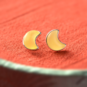 fs珠宝  蜜蜡月亮耳环
