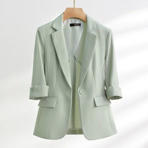 绿色七分袖西装外套女夏季薄款短款小个子中袖小西服2024新款夏天