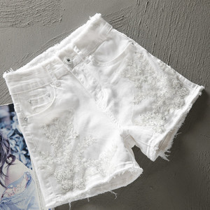 白色牛仔短裤女夏季2024新款时尚钉珠A字提臀辣妹高腰小个子热裤