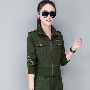 图尔米2021年春季新款军绿夹克女洗水棉军装外套女修身