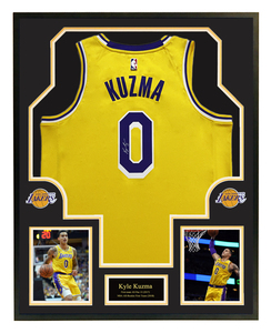 库兹马亲笔签名球衣 湖人队 带sa证书 裱框 收藏
