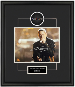 收藏rap god 埃米纳姆eminem 亲笔签名 照片裱框 含sa证书 姆爷