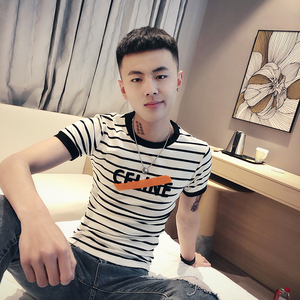 春夏新款2020条纹印花社会小伙休闲t恤上衣男精神小伙修身体恤男