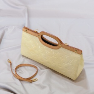 sold/ lv 路易威登 米黄色漆皮老花 brea医生包 单肩手提包 中古