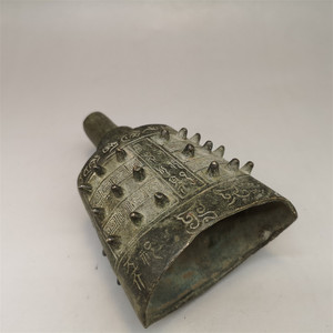 秦汉时期铜扁钟青铜钟老式敲钟古代打击乐器口钟古董铜钟收藏摆件