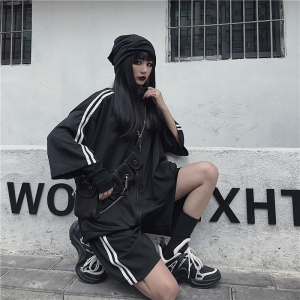 小个子高街女孩穿搭套装七分袖条纹运动服痞帅女装一套搭配两件套