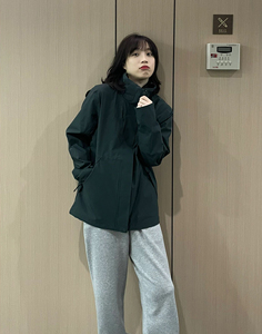 黑色冲锋衣女宽松