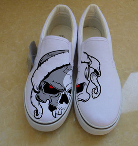 欧美风格骷髅头板鞋恐怖搞笑杰克逊艾薇儿周边手绘鞋子黑暗死神秋