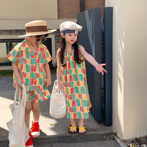 韩国儿童姐弟装夏装洋气男童撞色条纹短袖套装女童A字连衣裙度假