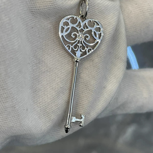 keys镶钻心形钥匙项链女纯银轻奢小众高级感爱心锁骨链潮网红同款