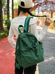 轻便尼龙双肩包女日系文艺学生书包大容量休闲运动旅行超轻背包