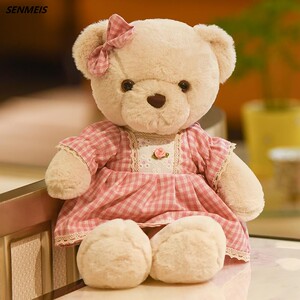 小熊玩具穿的衣服女生