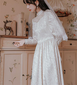 复古文艺法式轻婚纱连衣裙女秋季高级感宫廷风氛围感白色珍珠长裙