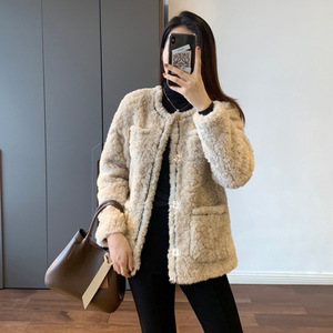 小香风羊羔毛外套女冬季2022新款韩版气质加厚百搭短款羊羔绒外衣