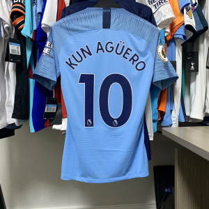 曼城主场阿圭罗球衣