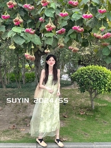 苏音SUYIN 新中式绿蝶花吊带连衣裙女夏季假两件设计国风网纱裙子
