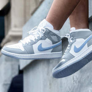 air jordan 1 mid aj1 白灰蓝 雾霾灰蓝色 中帮篮球鞋 bq6472-105