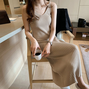 纯色背心吊带连衣裙女秋冬2021新款莫代尔针织胖mm内搭打底长裙子