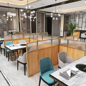 轻奢餐厅卡座隔断围护栏装饰饭店火锅店烧烤店过道长虹玻璃矮屏风