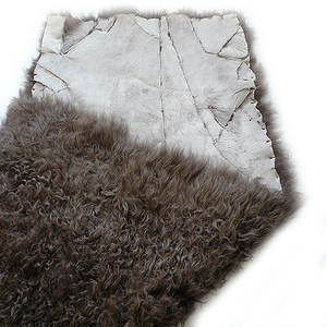 皮毛一体短毛大卷羊羔皮料裘皮原料卷羊毛料口羔皮料羊羔毛褥片料