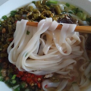 【2斤】湖南湿米粉长沙扁粉早餐粉宽粉新鲜纯大米鲜粉银洲米粉