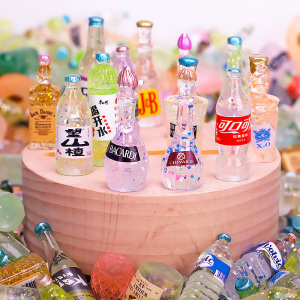 抖音网红迷你仿真小瓶子树脂细闪酒瓶饮料瓶食玩diy饰品配件材料