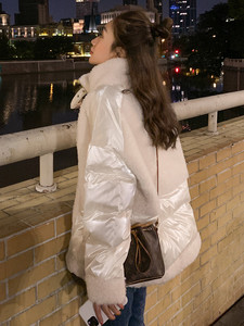 羊羔毛绒外套女冬季设计感小众韩版宽松加厚小个子短款拼接面包服