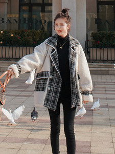 西装领羊羔毛绒外套女秋冬季韩版宽松加厚小个子短款格子拼接棉服