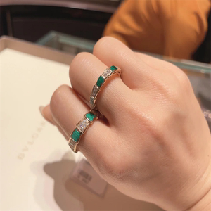 宝格丽戒指蛇头