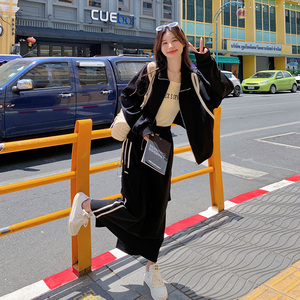 黑色休闲运动套装裙女春季2024新款韩版时尚露肩卫衣半身裙两件套