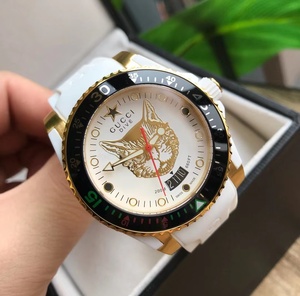 gucci/古驰手表男女猫头夜光橡胶古奇石英中性情侣腕表ya136322