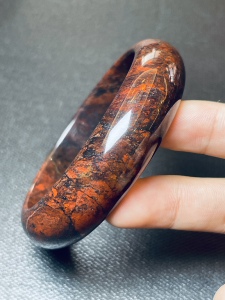 微瑕疵红伊丁陨石手镯内径59毫米宽17毫米玉石手镯一图一物5053