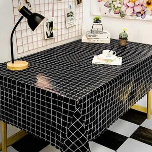 几桌防防水p油布免洗防烫pvc塑g料罩和餐桌布铺在桌子上的装