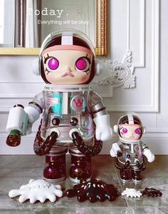 泡泡玛特 molly 大久保 1000% 400%