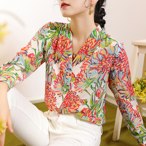 重磅真丝衬衫女桑蚕丝洋气高端欧货百搭v领印花上衣2021早春新款