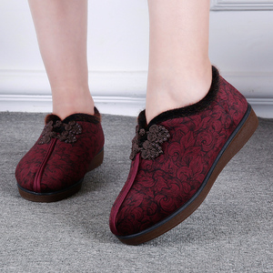 冬季老北京布鞋老人女棉鞋加绒平跟中老年妈妈鞋奶奶鞋宽松大码