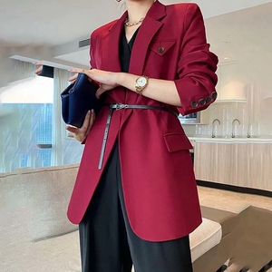 酒红色垂感小西装女外套2022春秋韩版设计感休闲西服气质网红上衣