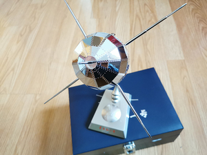 东方红一号1号模型中国航天首枚人造地球卫星仿真合金模具1:12