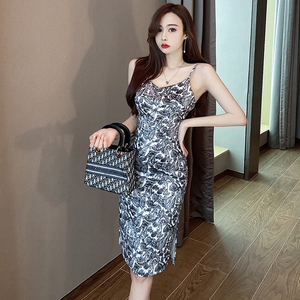 吊带连衣裙外穿夏款修身显瘦包臀中长裙性感抹胸夜场小姐上班衣服