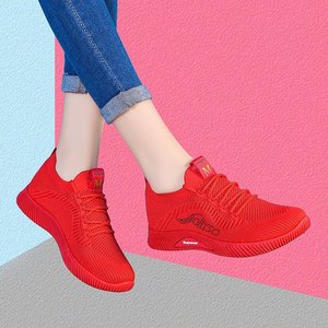 大红色运动鞋女飞织妈妈跑步跳舞鞋软底润月小红鞋透气防臭旅游鞋