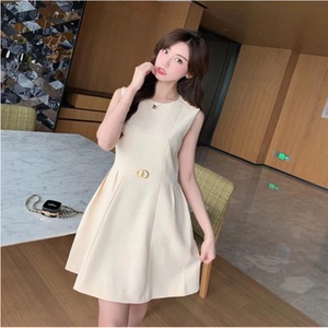 001人付款淘宝剑网3剑三四代七夕盒子嬿婉同心礼盒婚服衣服黑白发挂件